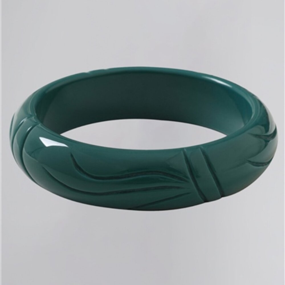 Collectif Accessories Ronnie Carved Bangle in Teal